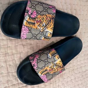 Gucci GG Tiger slides Size 36/6